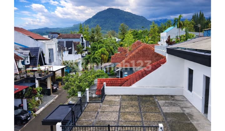 Dijual Rumah Exclusive Siaphuni View Bagus di Venesia Sentul City