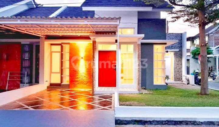 Rumah Baru Hoek Ciwastra, Margahayu Raya Dekat Tol Buah Batu