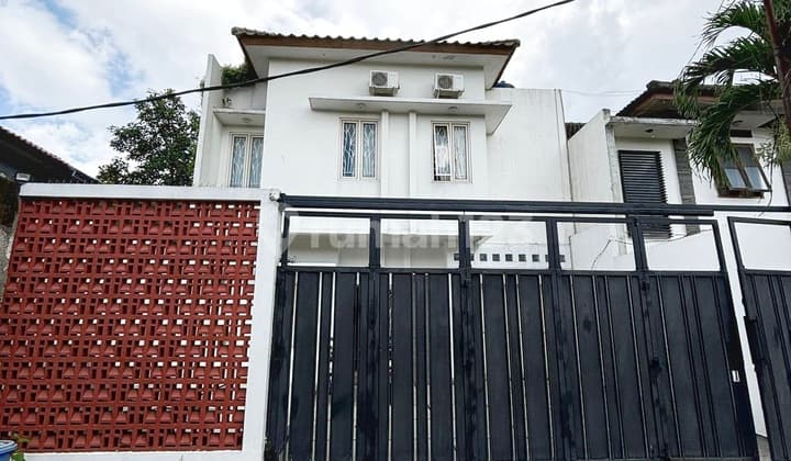 Rumah Logam Dekat Tol Buah Batu Bandung