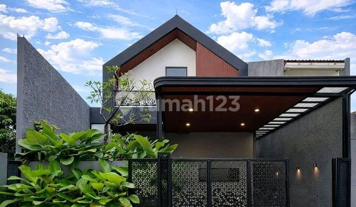 Rumah Modern Industrialis Baru Dalam Komplek Segera Dibeli