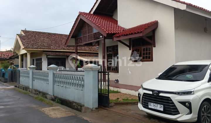 Rumah Luas Lokasi Kedamaian Tanjung Karang Timur