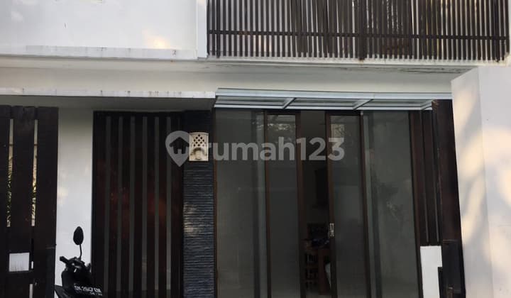 Freehold, For Sale, 3 Bedroom Villa In Saraswati Seminyak