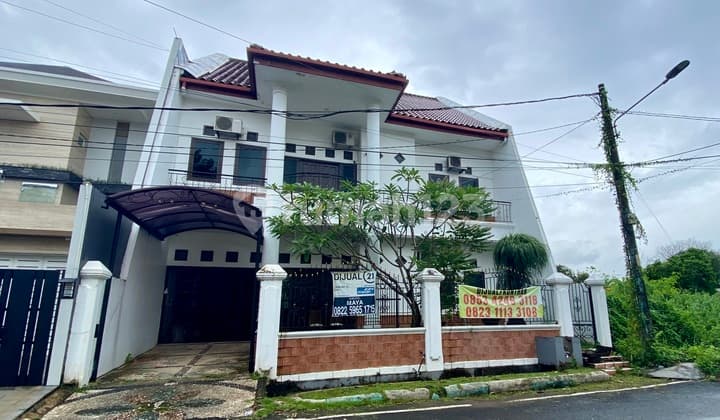 Rumah 3 Lantai Dekat Dari Akses Kota