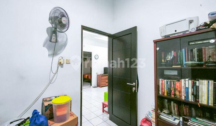 ruang tamu rumah lt 134 strategis 14