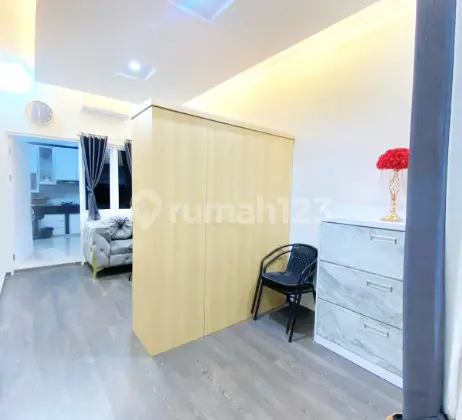 ruang tamu rumah 2 lantai kana park,