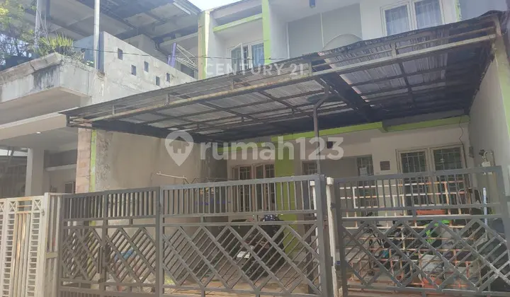tampak depan rumah dekat pemda di nirwana