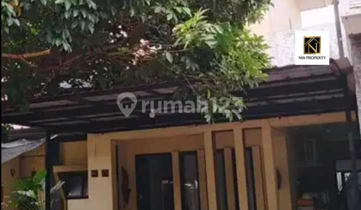 tampak depan dijual rumah full furnished di