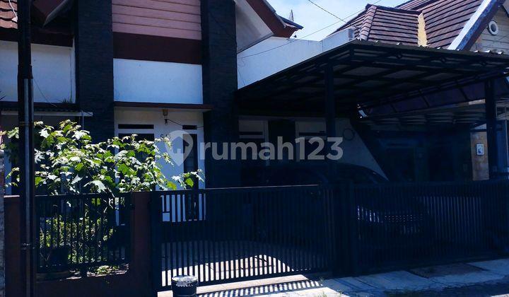 tampak depan dijual rumah bagus siap huni