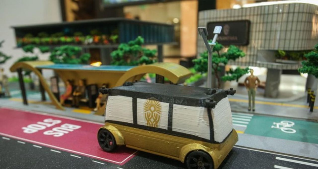 Miniatur mobil listrik di maket IKN di Nusantara Fair 2024