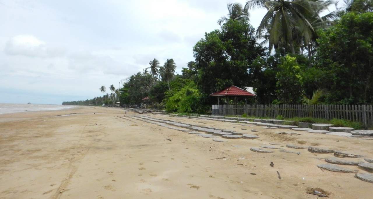 pantai tanjung jumlai