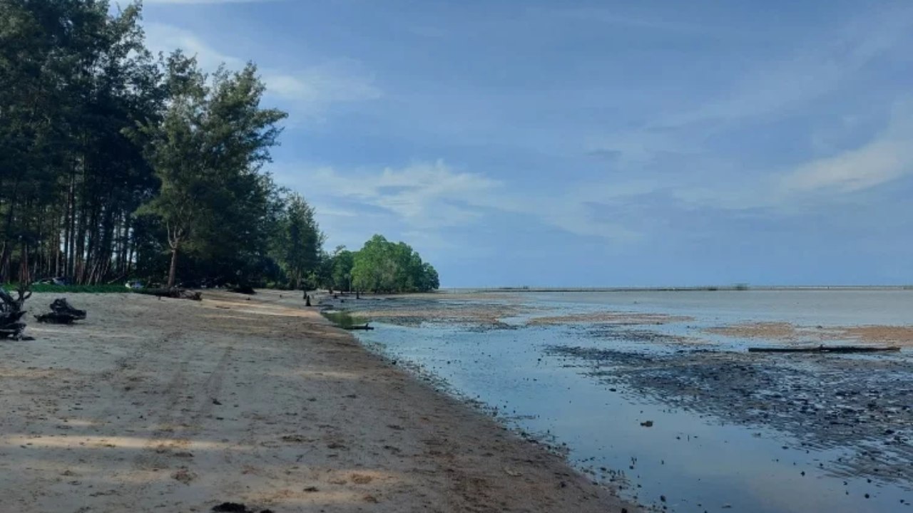 pantai tanah merah tanjung harapan