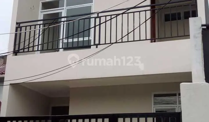 Dijual Rumah Area Kebayoran Baru Shm Cocok Untuk Jadi Kos-kosan