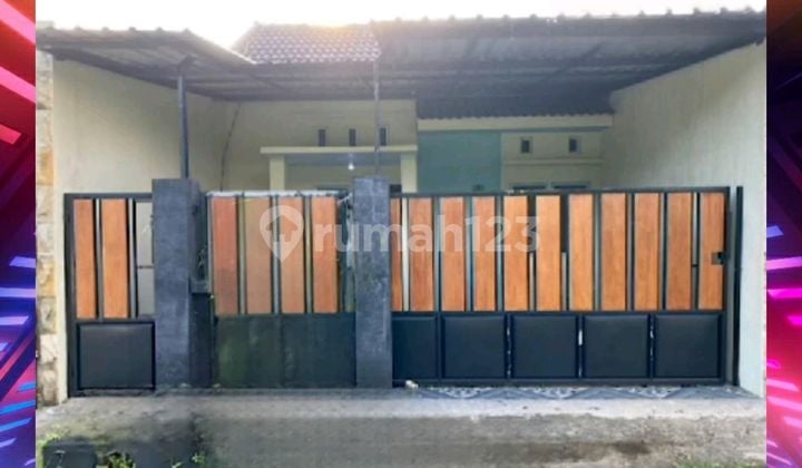 Minimalist House Affordable Price Near Roxy Mall Jember. Move-in Ready Minimalist House Affordable Price Near Roxy Mall Jember. Move-in Ready