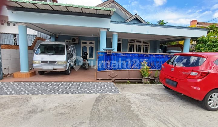 Dijual Rumah Keluarga Kondisi Bagus dengan Smart Lock Berlokasi Strategis Dekat Untan dan Megamall
