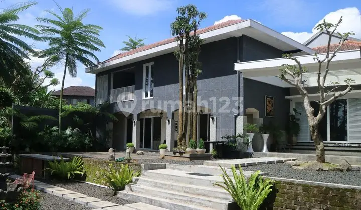 For Sale Rumah Mewah Bangunan Baru di Setiabudi Regency
