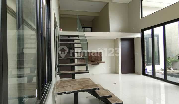 Rumah Meruya Utara Siap Huni