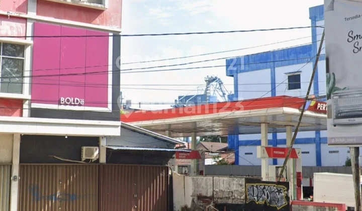 For Sale 3-Story Shop House on Hasanuddin Street, Next to Gas Station, Ready to Use For Sale 3-Story Shop House on Hasanuddin Street, Next to Gas Station, Ready to Use