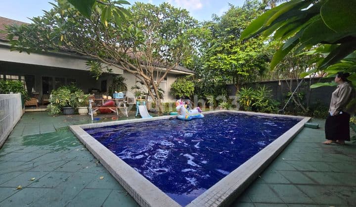 Rumah Mewah Dijual di Kemang - Dalam Kompleks Eksklusif, Lahan 1.058 M², Harga Dekat NJOP