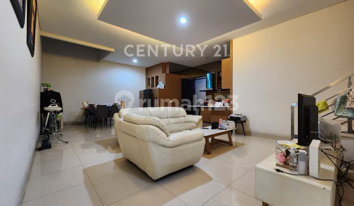 Rumah Minimalis Modern Komplek Elit Singgasana Pradana