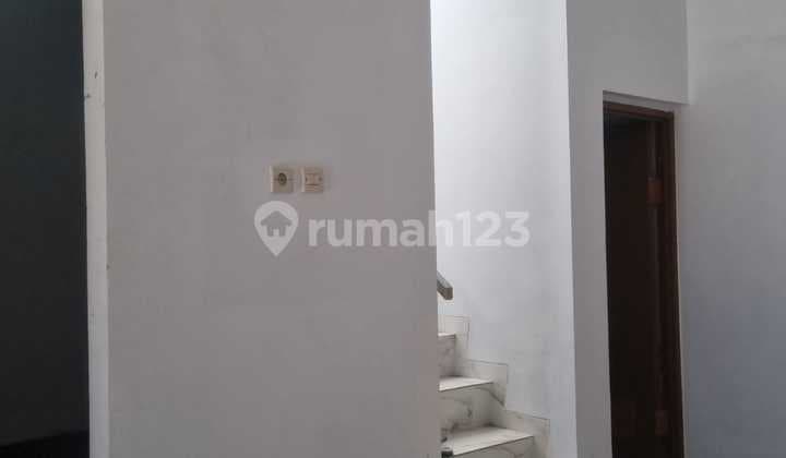 Rumah Bagus Shm 950jt, Masuk 1 Mbl, Di Cengkareng Barat