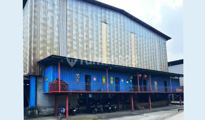 Gudang di Jalan Raya Serang Tangerang Banten