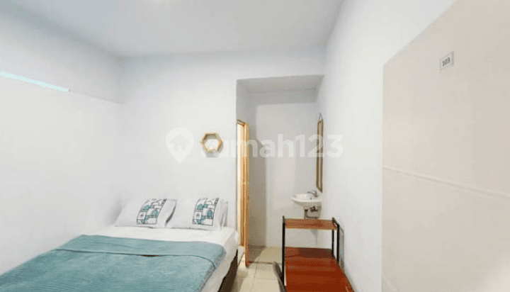 Roi Tinggi 10% Omset 300 Juta/Tahun, Kost 20 Kamar Full Fasilitas, Garasi 2 Mobil, Lingkungan Pekerja Aktif 24 Jam di Tanjun Priok!