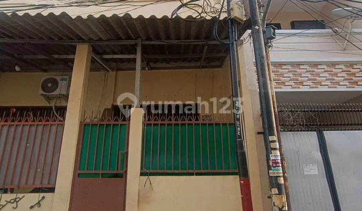 2½ Storey House, 3 Bedrooms, Affordable Price. 2½ Storey House, 3 Bedrooms, Affordable Price.