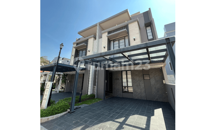 Rumah Luas Megah 3 Lantai dengan 5 Kamar Tidur Dijual di Jakarta Timur Sangat Premium