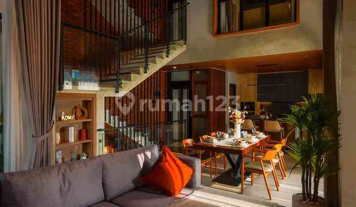 Rumah Mewah Kondisi Baru 4 Lantai di Cilandak Jaksel Lokasi Strategis
