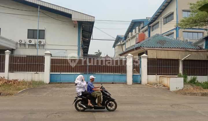 Dijual Pabrik / Gudang Alamat : Kawasan Industri Cikupa Mas Talaga Sari Cikupa, Tangerang Luas Tanah : 2.975 M2 Luas Bangunan : 1.807 M2 Status Tanah : Shgb An. Pt Harga Jual : 17M Nego