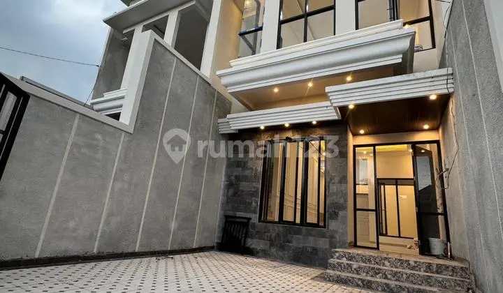 Perumahan Greenlake Wonorejo Surabaya Timur Jalan Lebar 10 Meter