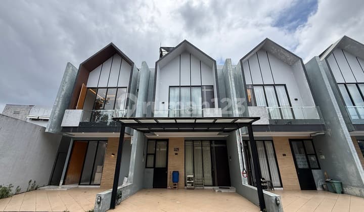 Rumah Siaphuni Private Pool Dekat Tol Murah di Jagakarsa Jaksel