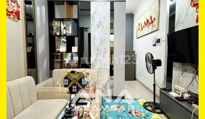 Ana Semi-New House 3 Floors, Area 3.5x11m, Semi-Furnished in Tanjung Duren, Behind Ciputra Mall and Tarumanegara University, West Jakarta - *Good Deal!!*