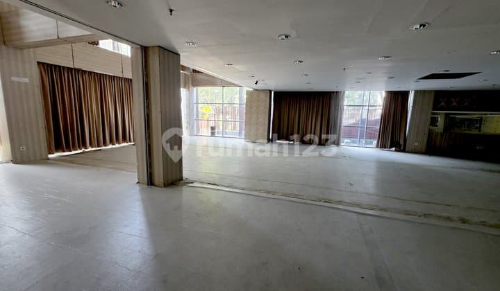 Jual Murah! Gedung 5 Lantai eks Hotel di Area Menteng