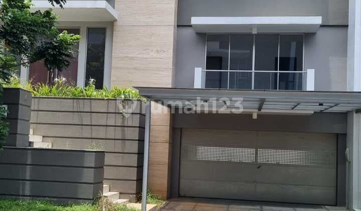 Rumah Cantik Dan Terawat di Golf Island Cluster Serenade Pik