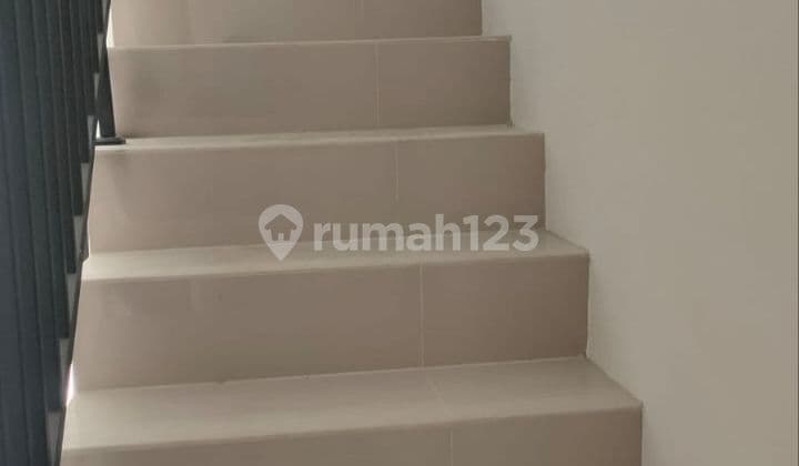 rumah murah 2 lantai dekat toll jatiasih bekasi bebas banjir