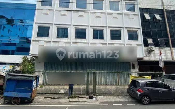 Shop house on Batu Jajar Street Shop house on Batu Jajar Street