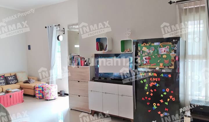 Rumah Minimalis 2 Lantai Daerah Ikan-ikan Malang, Plus Kitchen Set