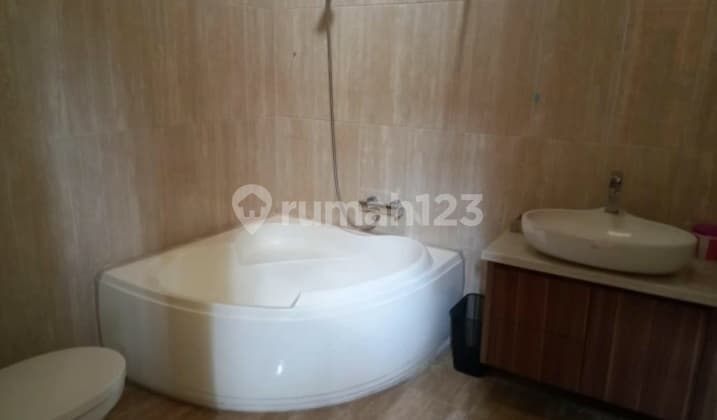 Di Jual Rumah Komplek TKI 2, Full Furnished, Tinggal Bawa Koper