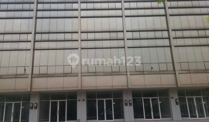 New Castle 4-Story Shop House for Sale, Renovated, Road Facing, Suitable for Various Businesses New Castle 4-Story Shop House for Sale, Renovated, Road Facing, Suitable for Various Businesses