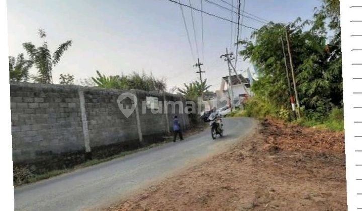 Land in Dau Batu is cheap. Land in Dau Batu is cheap.