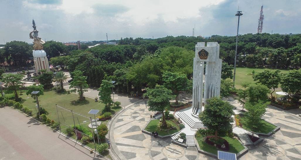 Alun-Alun Sidoarjo.jpg