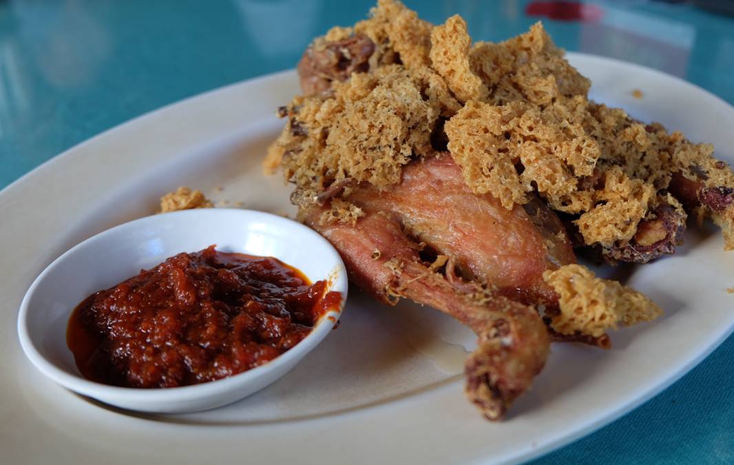 Ayam Goreng Suharti.jpg