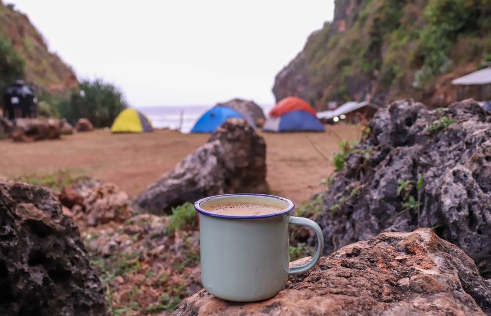 Berkemah di Pantai Wohkudu Jogja.jpg