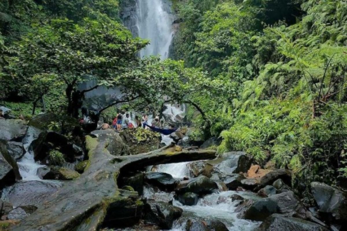 Curug Cikaracak.jpg