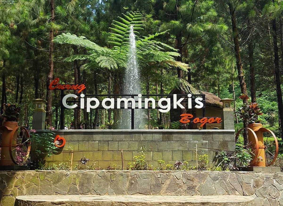 Curug Cipamingkis.jpg