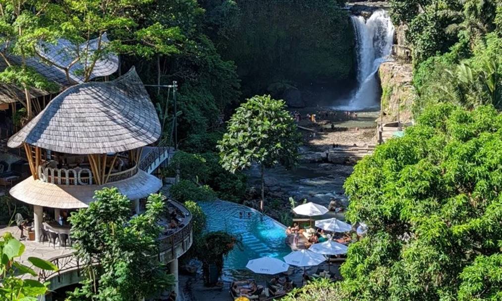 Fasilitas di Tegenungan Waterfall Gianyar.jpg