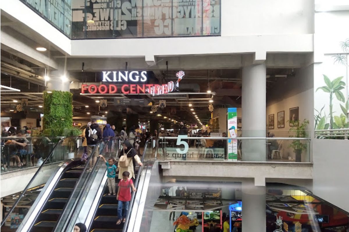 Kings Shopping Center.jpg