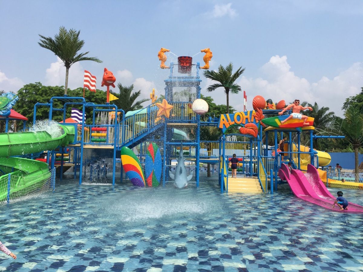 Kolam renang di Ohana Waterpark.jpg