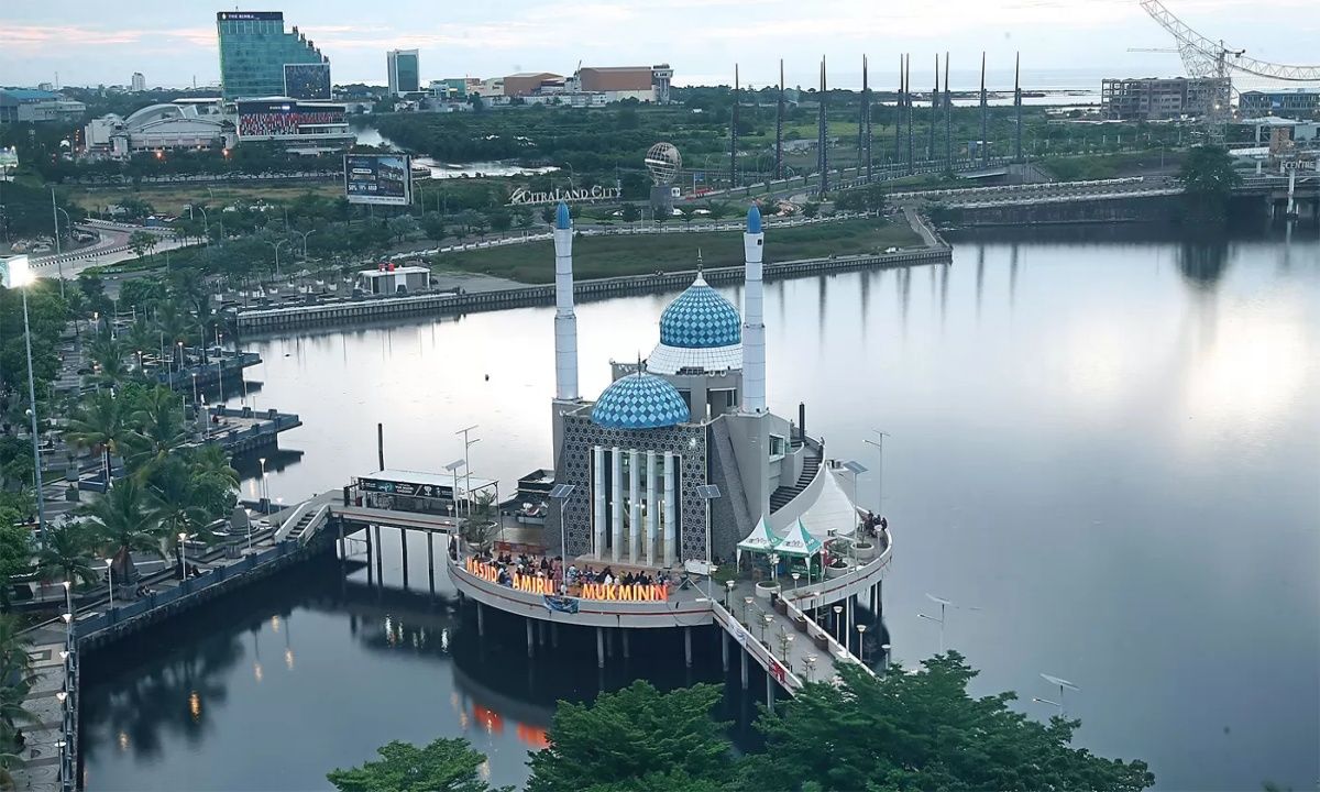 Masjid Terapung Makassar.jpg